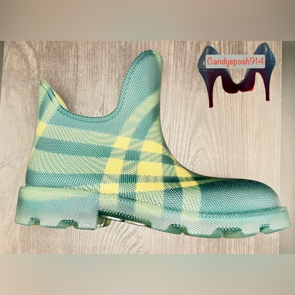 BURBERRY
Marsh Check Ankle Rain-boots
Men’s US 9 - Picture 7 of 9